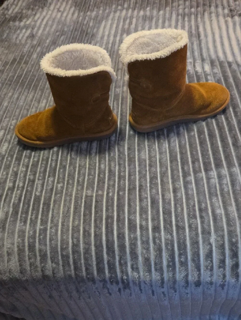 Koolaburra Suede Short Boot - Tan with Cream Logo